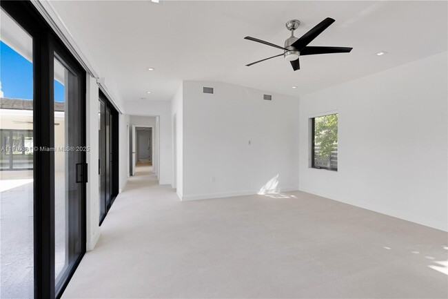 Building Photo - 8000 SW 139th Ter