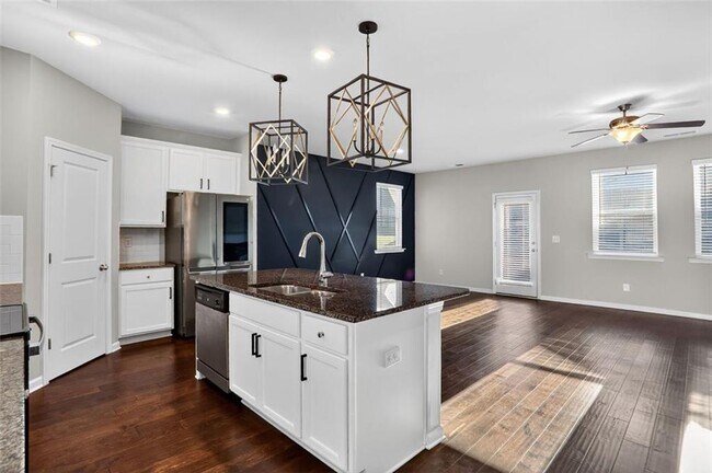 Building Photo - 1553 Spring Hollow Way