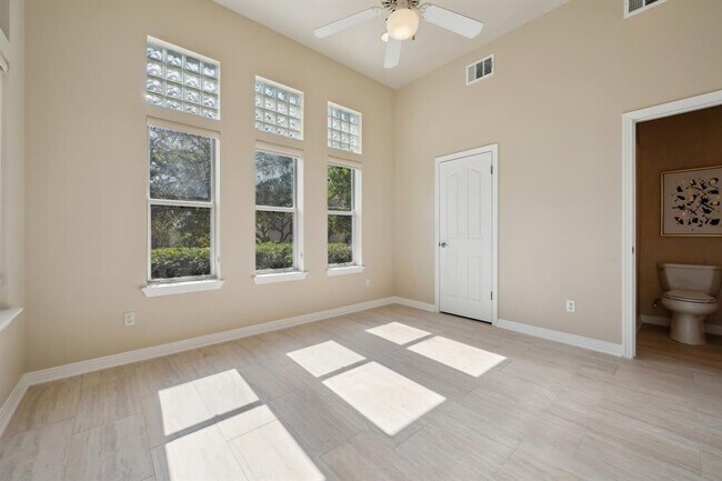 Building Photo - 9907 Spicewood Mesa