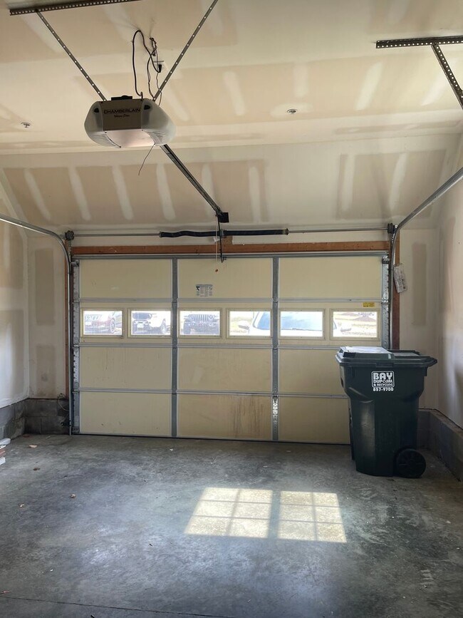 Building Photo - 1201 Rustads Cir