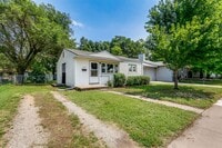 Building Photo - Charming 2-Bedroom, 1-Bath Home!