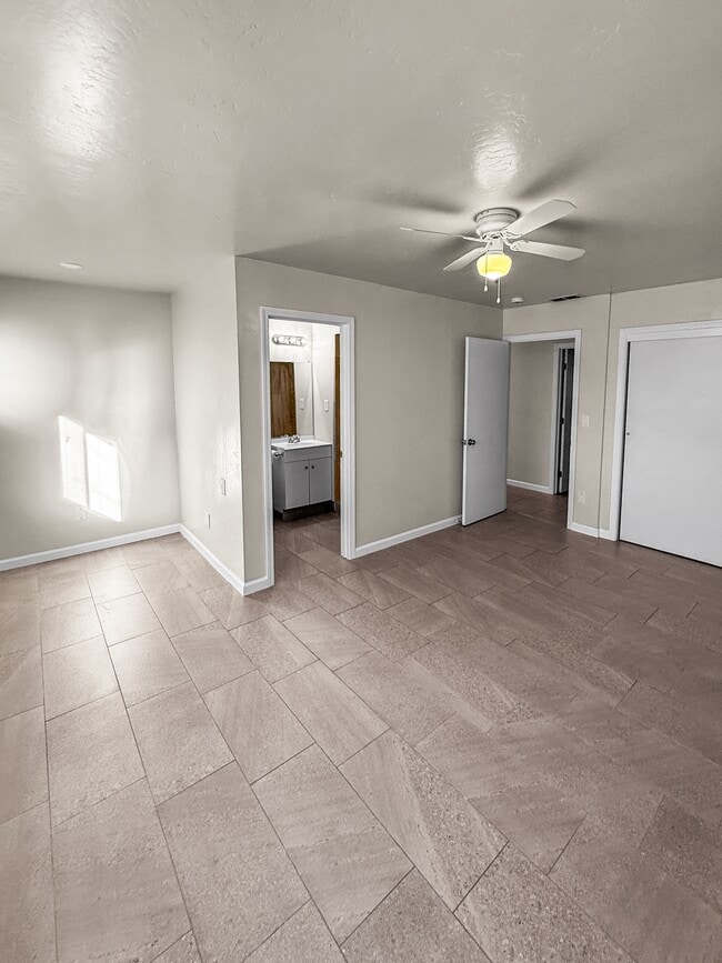 Building Photo - 4215 W Monte Vista Ave