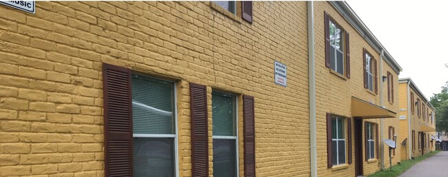 Building Photo - 6631 Ledbetter St