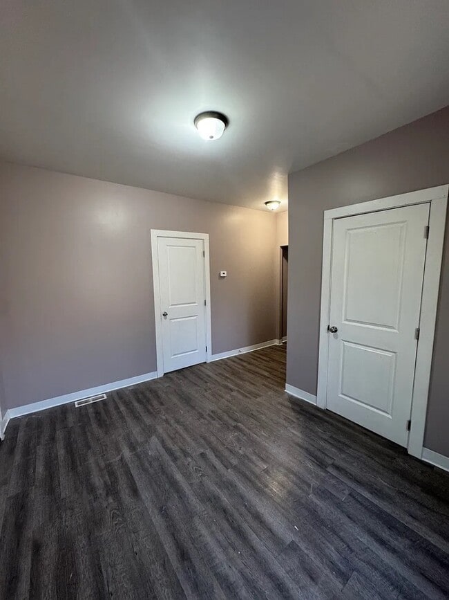 Building Photo - 511 Crouse St