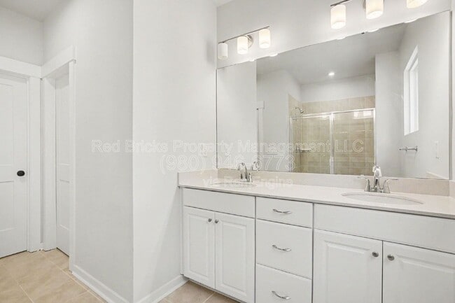 Building Photo - 9512 Munsing Dr