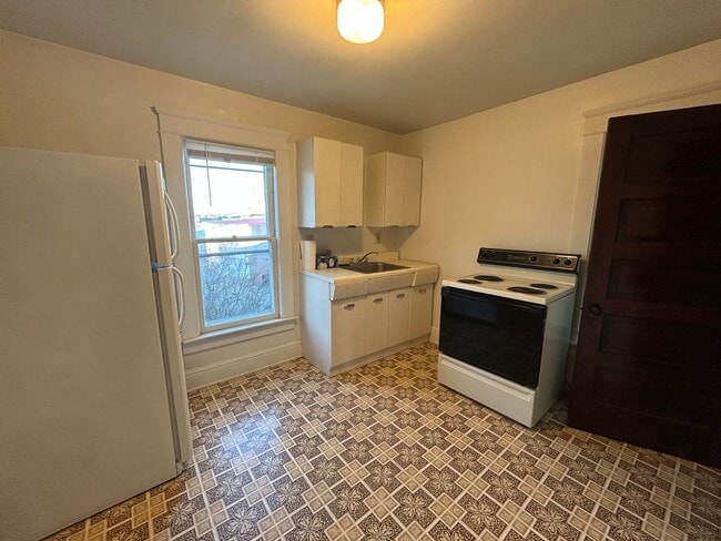 Building Photo - col123