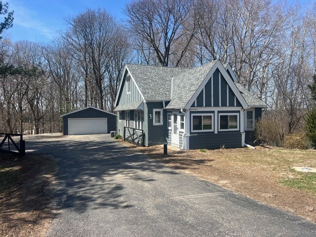 Primary Photo - 4503 Lakeland Dr