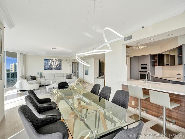 Building Photo - 3100 N Ocean Blvd