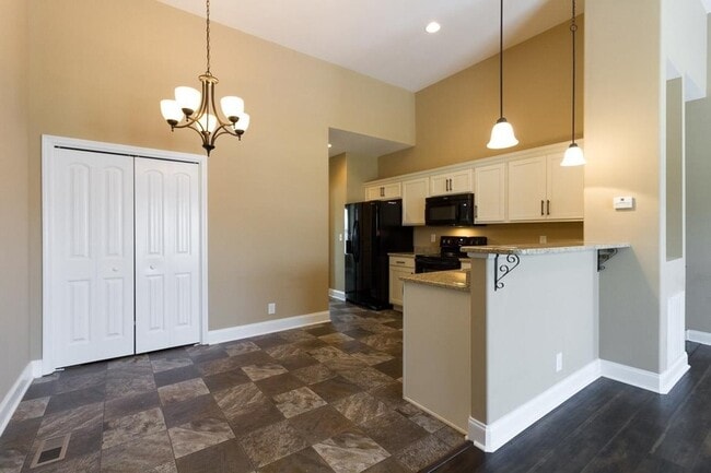 Building Photo - 155 Matheson Dr