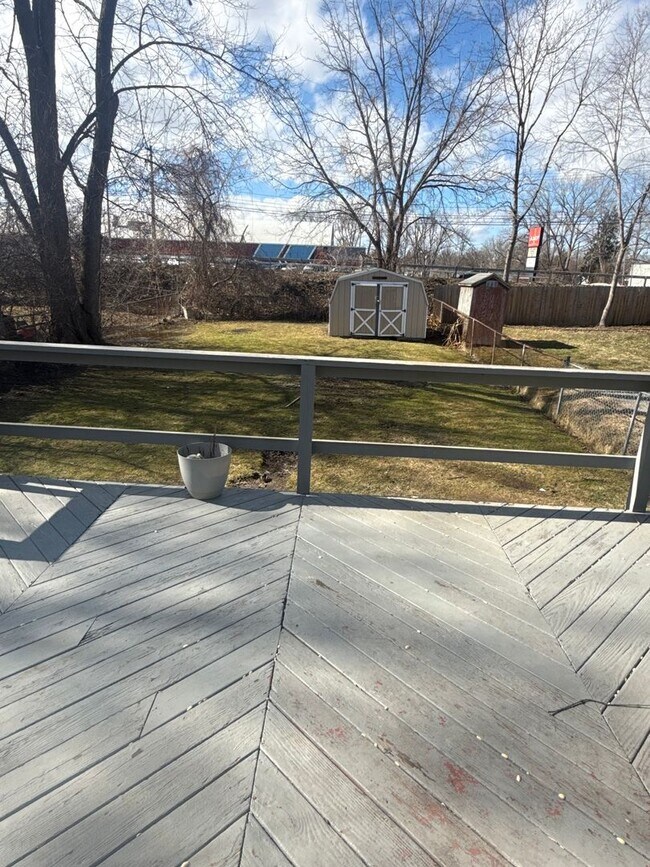 Building Photo - Great Mattydale 3 Bed 1 Bath Colonial