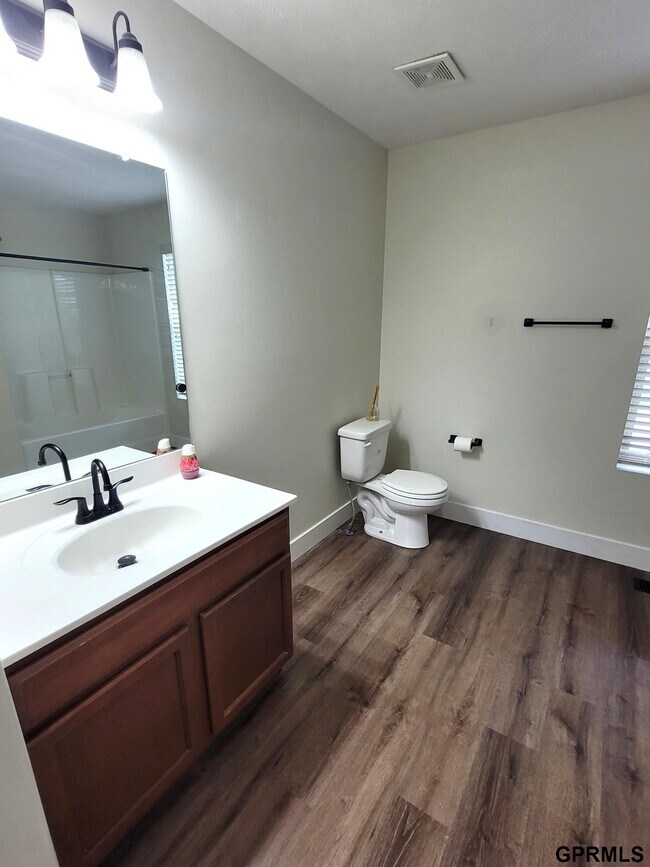 Building Photo - 16402 Iske Dr