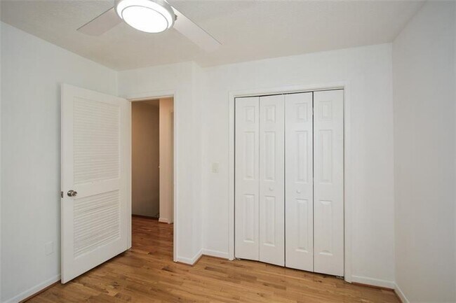 Building Photo - 160 Timber Creek Ln SW