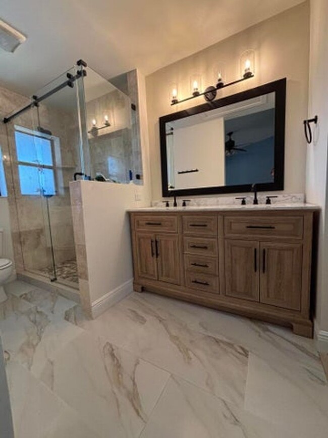 Building Photo - 2843 Carambola Cir N