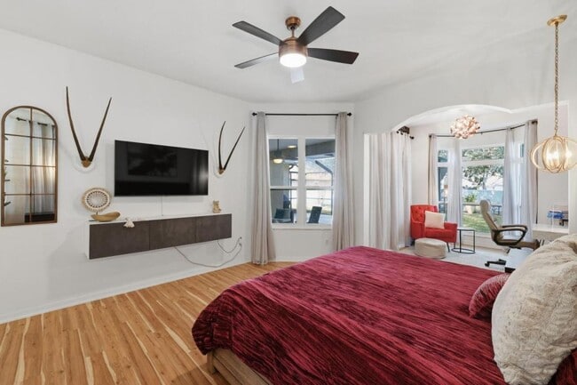 Building Photo - 8210 Prairie Ridge Way