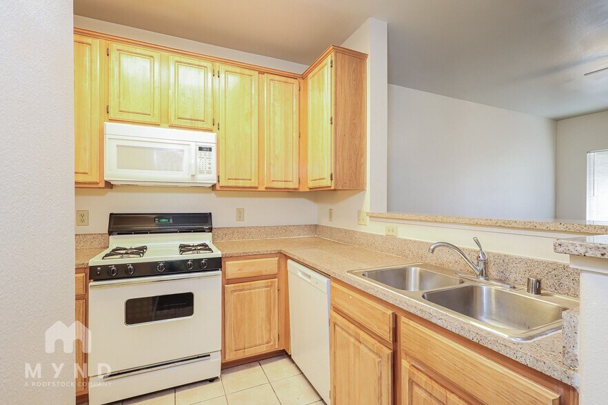 Building Photo - 900 S Meadows Pkwy