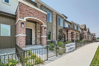 Building Photo - 388 E Orchard Rd