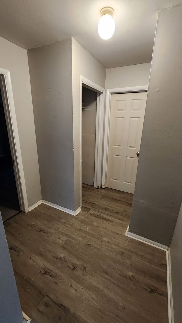 Building Photo - Holmes1644