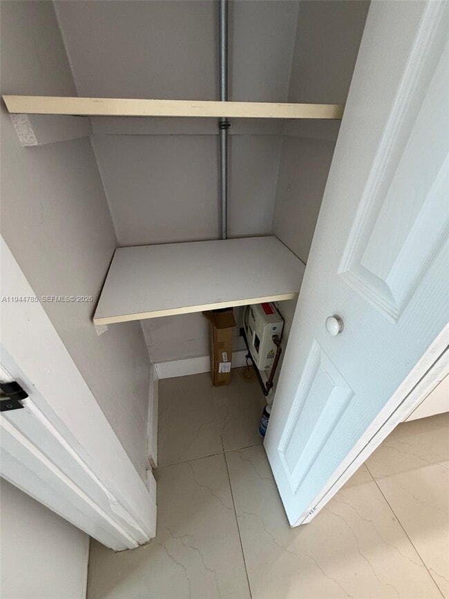 Building Photo - 9920 Jamaica Dr