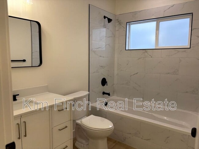 Building Photo - 202 N 910 E