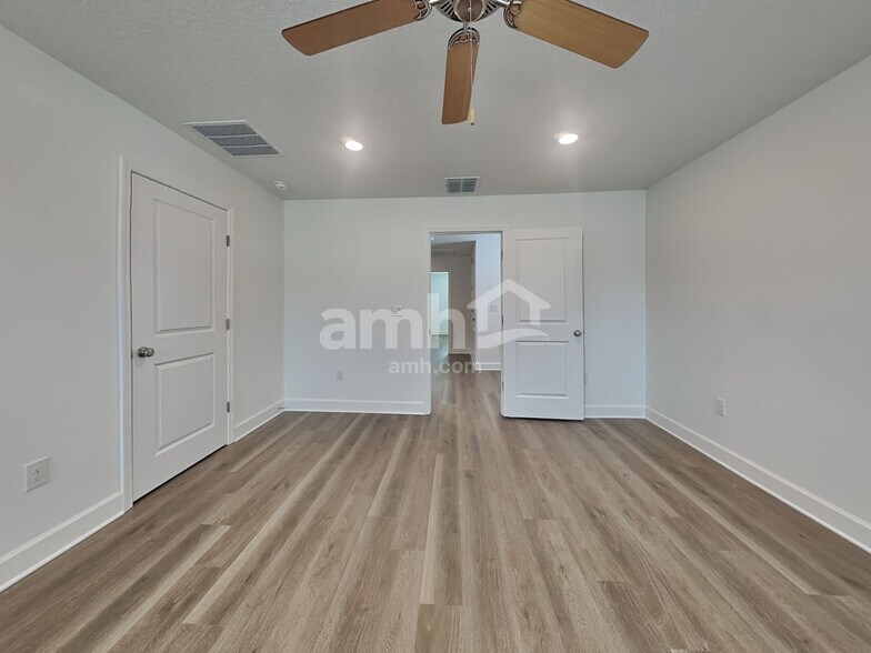 Building Photo - 37869 Dusty Saddle Ln