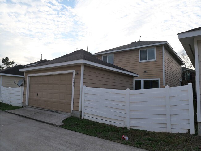 Building Photo - 1739 Nichole Woods Dr