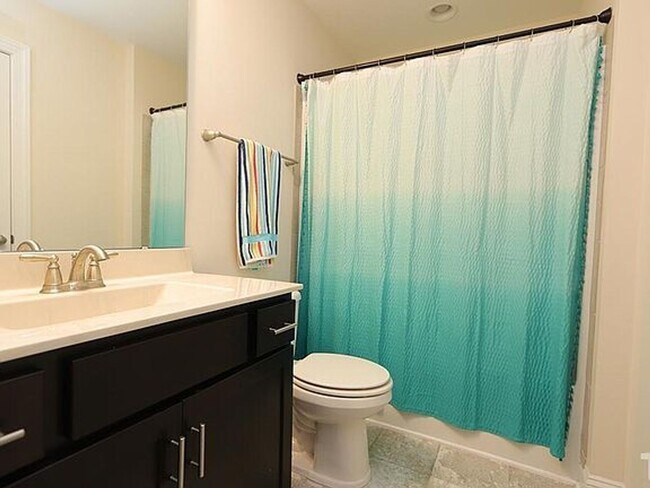 Building Photo - Great home in desirable neighborhood! Washer/Dryer Included!