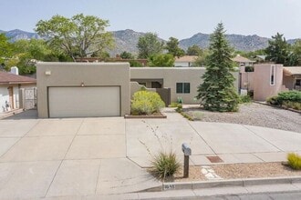 Building Photo - 1048 Monte Largo Dr NE