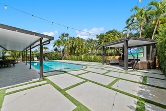 Building Photo - 16811 NW 83rd Ave