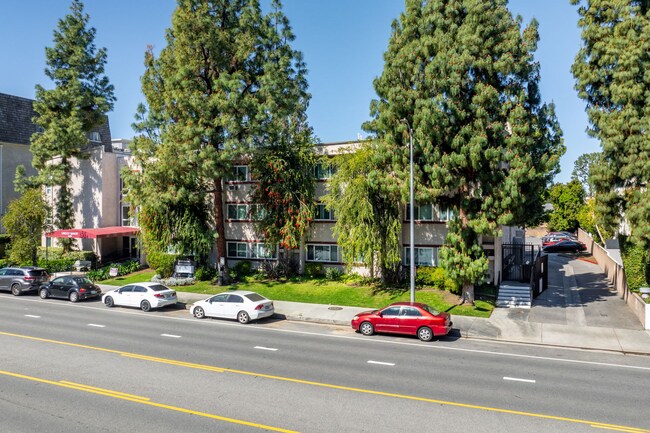 Building Photo - 5405 Lindley Avenue