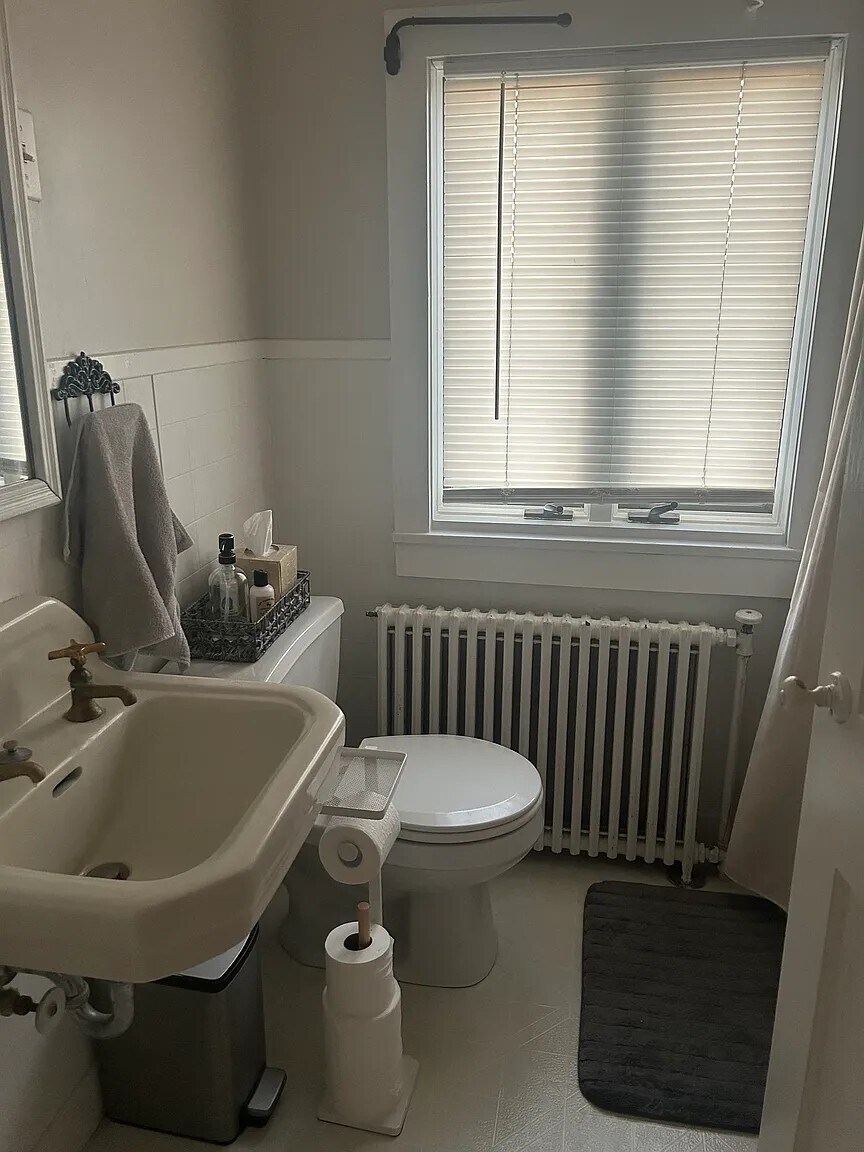 Building Photo - 123 Thimble Islands Rd