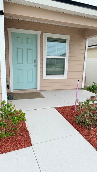 Building Photo - 16 Summerwood Rd S