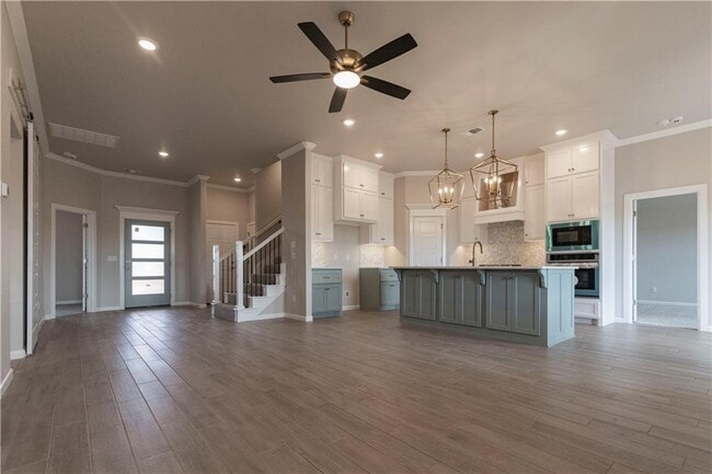 Building Photo - 16300 Marsha Dr