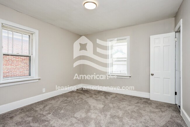 Building Photo - 1706 Veronica Ave