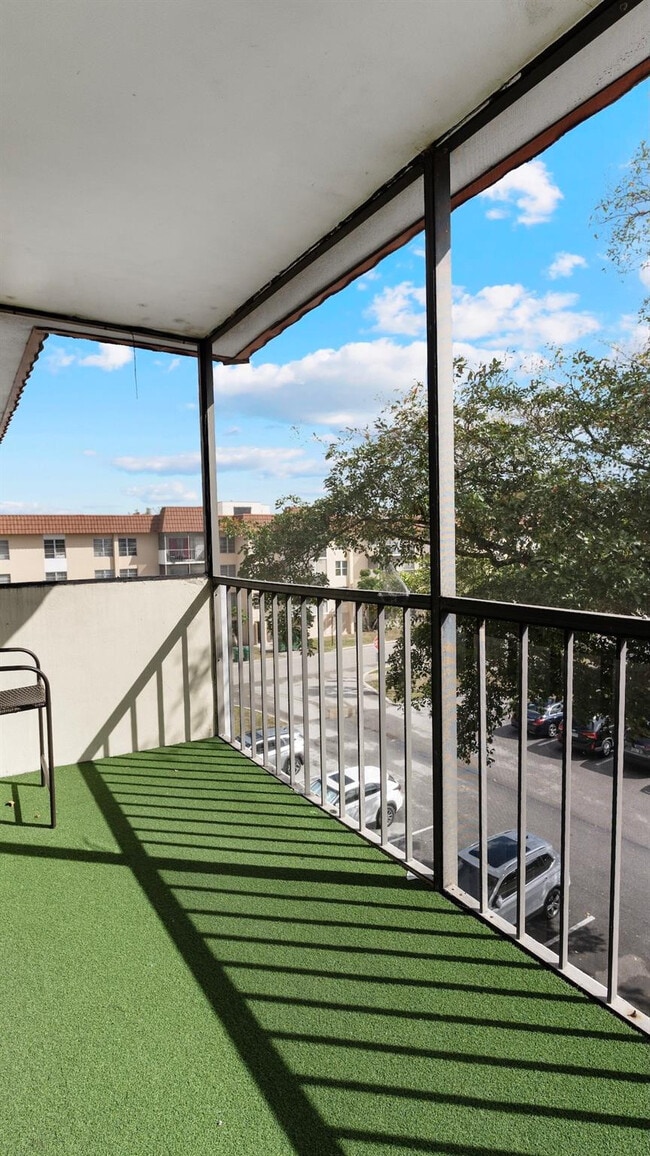 Building Photo - 4156 Inverrary Dr