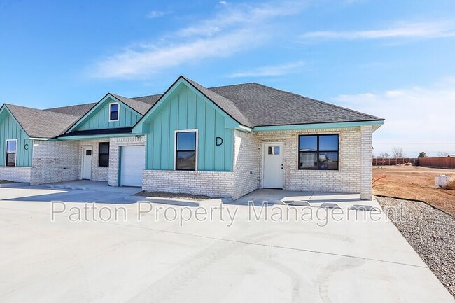 Building Photo - 13771 Periwinkle Dr