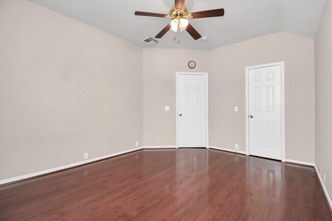 Building Photo - 8810 Sunforest Ln