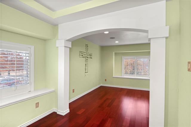 Building Photo - 808 Sabona Dr