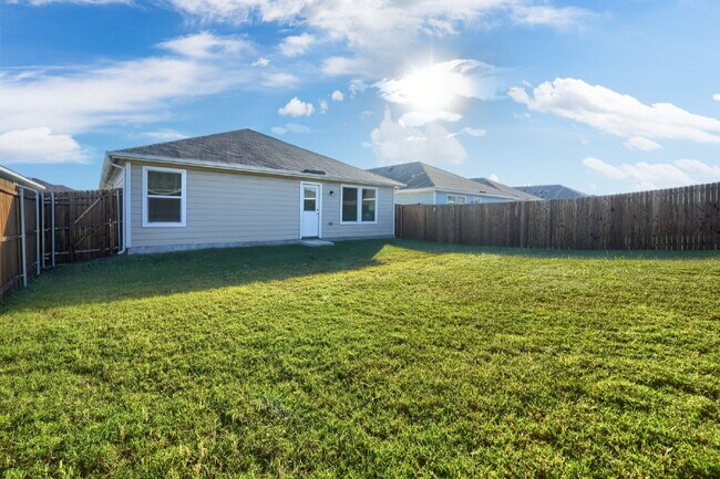 Building Photo - Well-Maintained Home in Princeton – Comfortable Living in a Growing Area