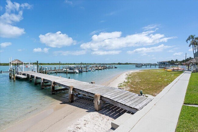 Building Photo - 1300 Seaway Dr