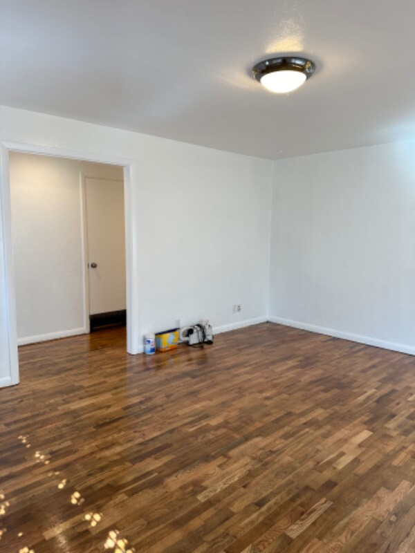 Building Photo - 910 Trosper Rd SW