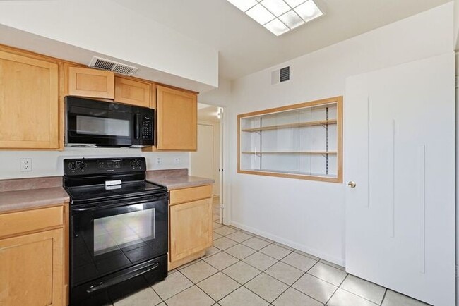 Building Photo - 2235 E Camino el Ganado