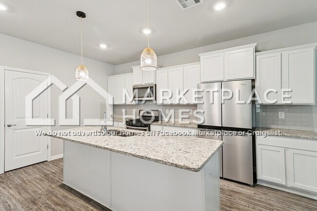 Building Photo - 129 Oak Landing Ln