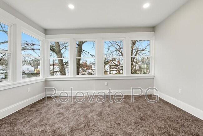 Building Photo - 3100 1st Ave