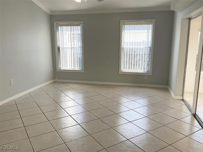 Building Photo - 3216 SW 7th Pl