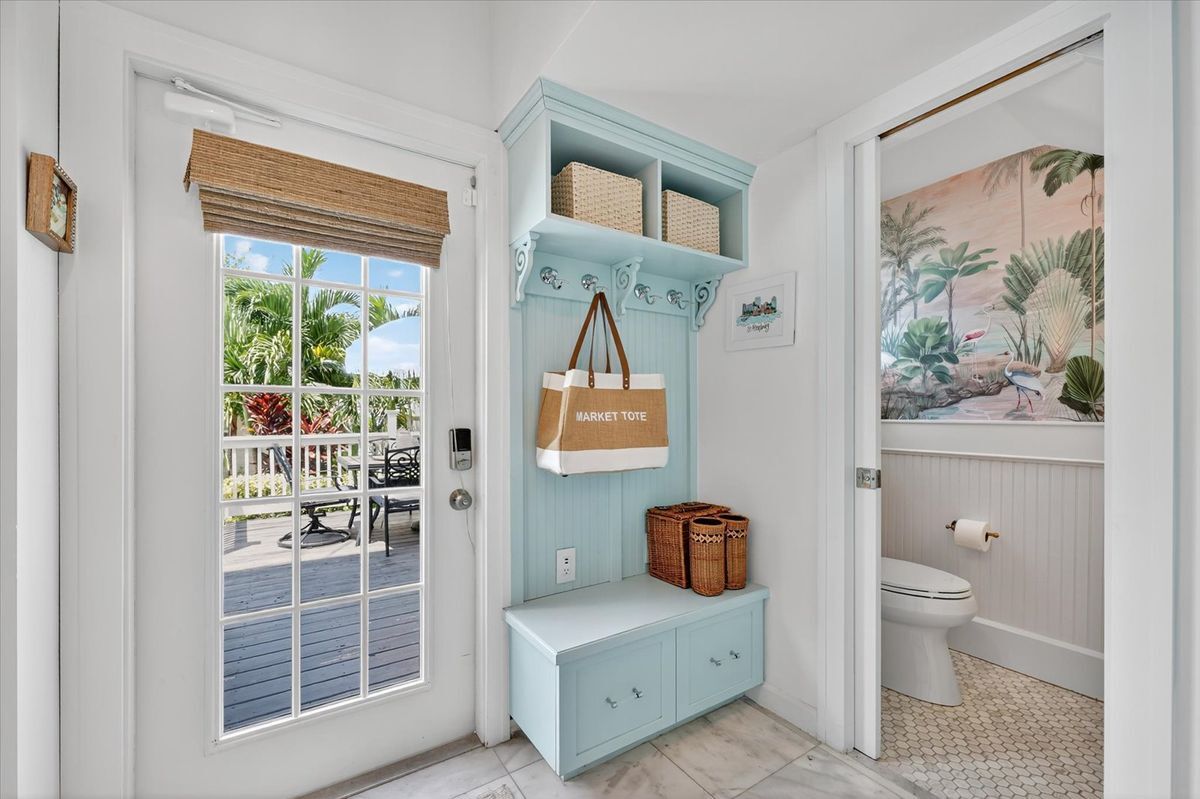 Building Photo - 235 10TH Ave