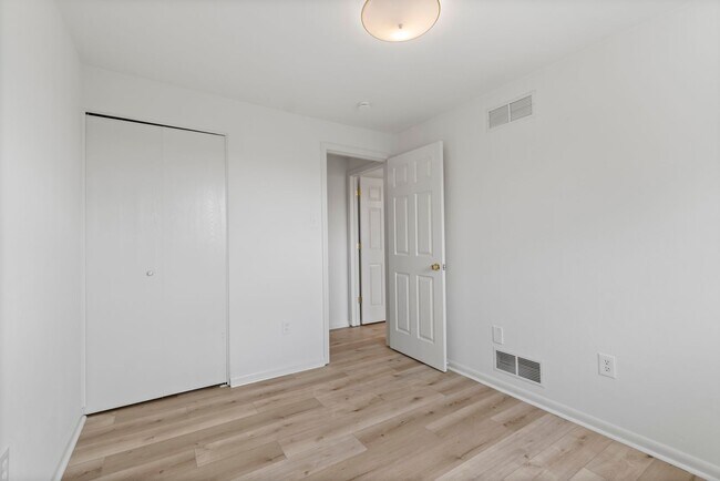Building Photo - AVAILABLE NOW! Check out this BEATIFULLY RENOVATED 2-bedroom townhome in North Versailles!