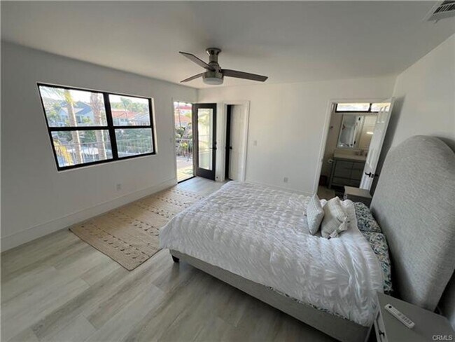 Building Photo - Stunning Lakefront Retreat in Gated Canyon...