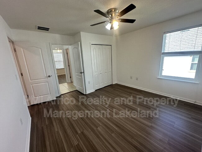 Building Photo - 3848 Exeter Ln