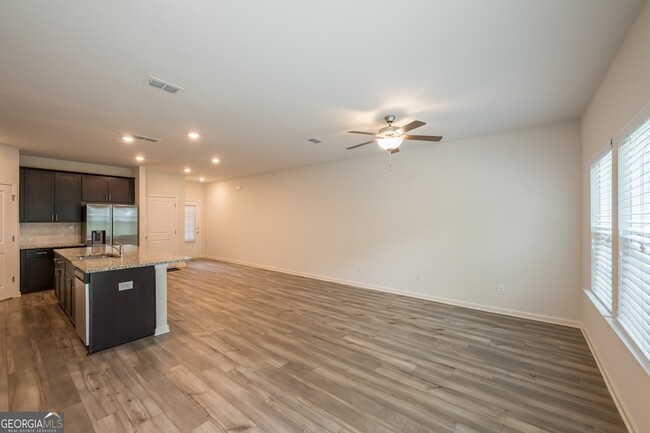 Building Photo - 1585 Villageside Ct