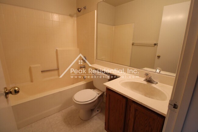 Building Photo - Nice 3bd/2ba House with 2 Car Garage near Bell & Rio Linda Blvd